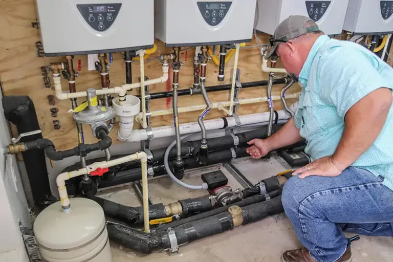 Essential Qualities of a Top Commercial Plumber in Phoenix Essential Qualities of a Top Commercial Plumber in Phoenix